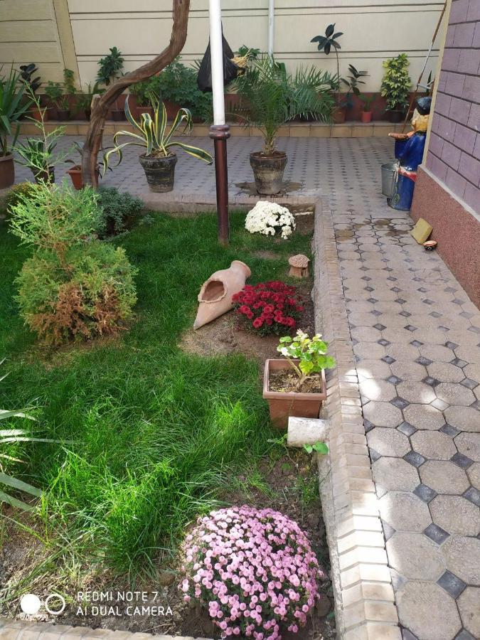 Uvaysiy Family Guest House Marghilon Dış mekan fotoğraf