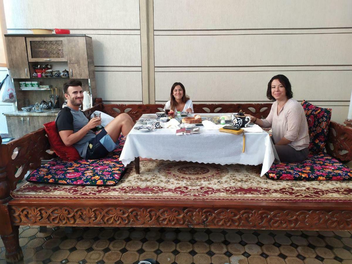 Uvaysiy Family Guest House Marghilon Dış mekan fotoğraf