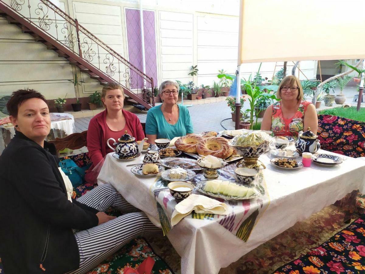Uvaysiy Family Guest House Marghilon Dış mekan fotoğraf